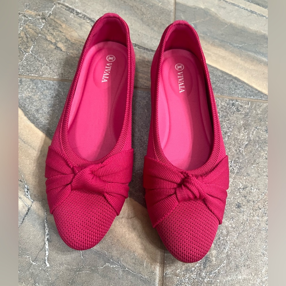 NWOT, never worn Vivaia flats